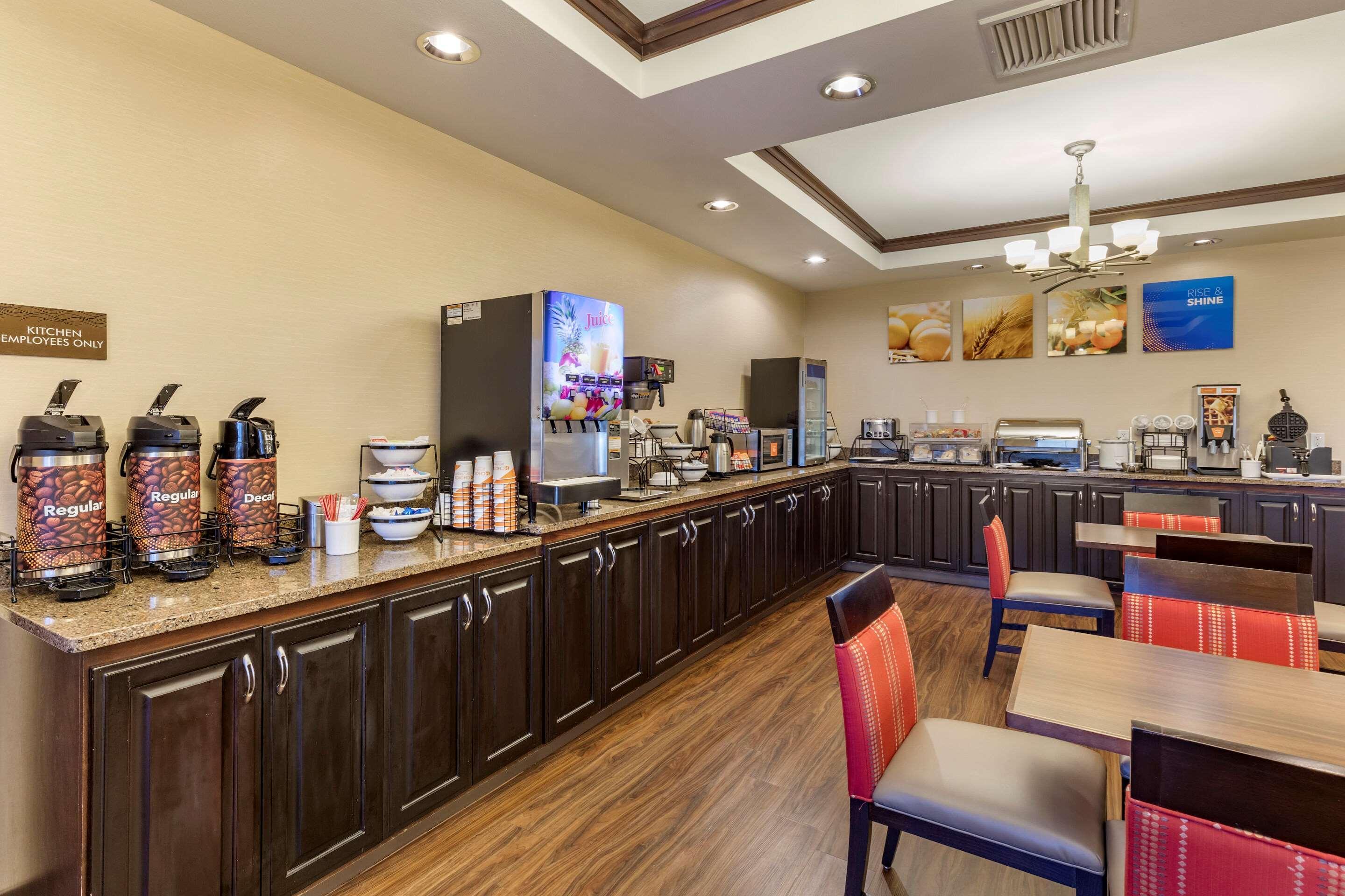 Comfort Inn & Suites Russellville I-40 Buitenkant foto
