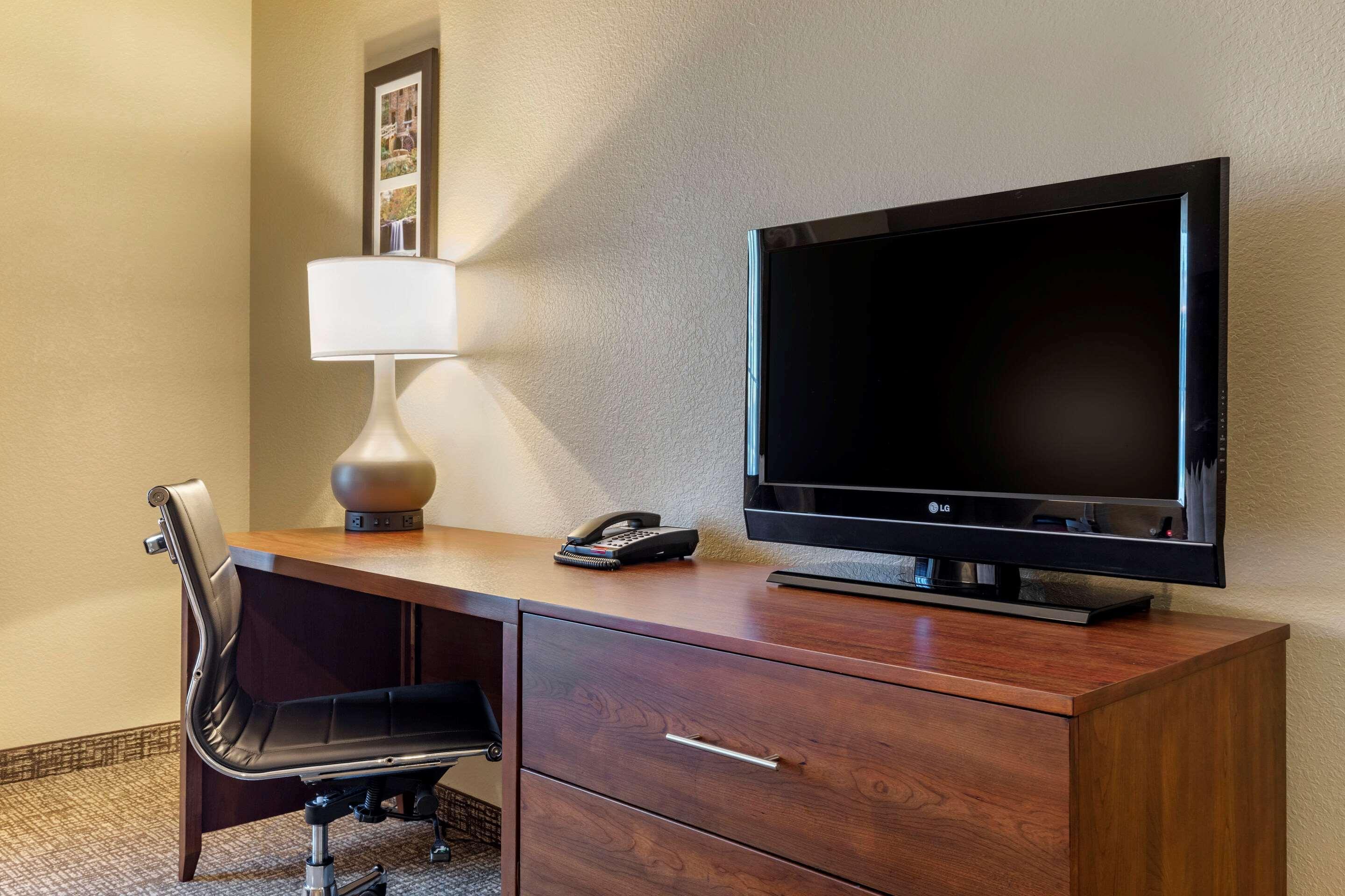 Comfort Inn & Suites Russellville I-40 Buitenkant foto