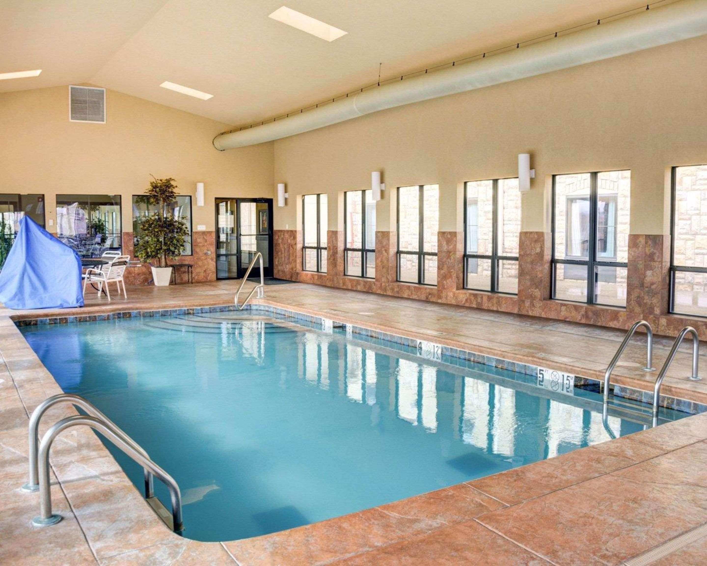 Comfort Inn & Suites Russellville I-40 Buitenkant foto